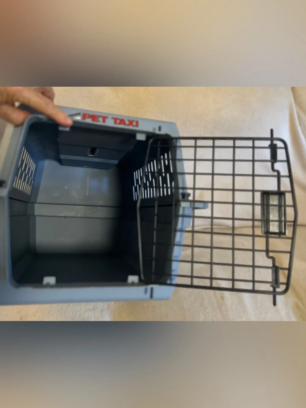 Petmate PET TAXI 22” Travel Carrier Hard Sided Dog Cat Transport Animal Crate